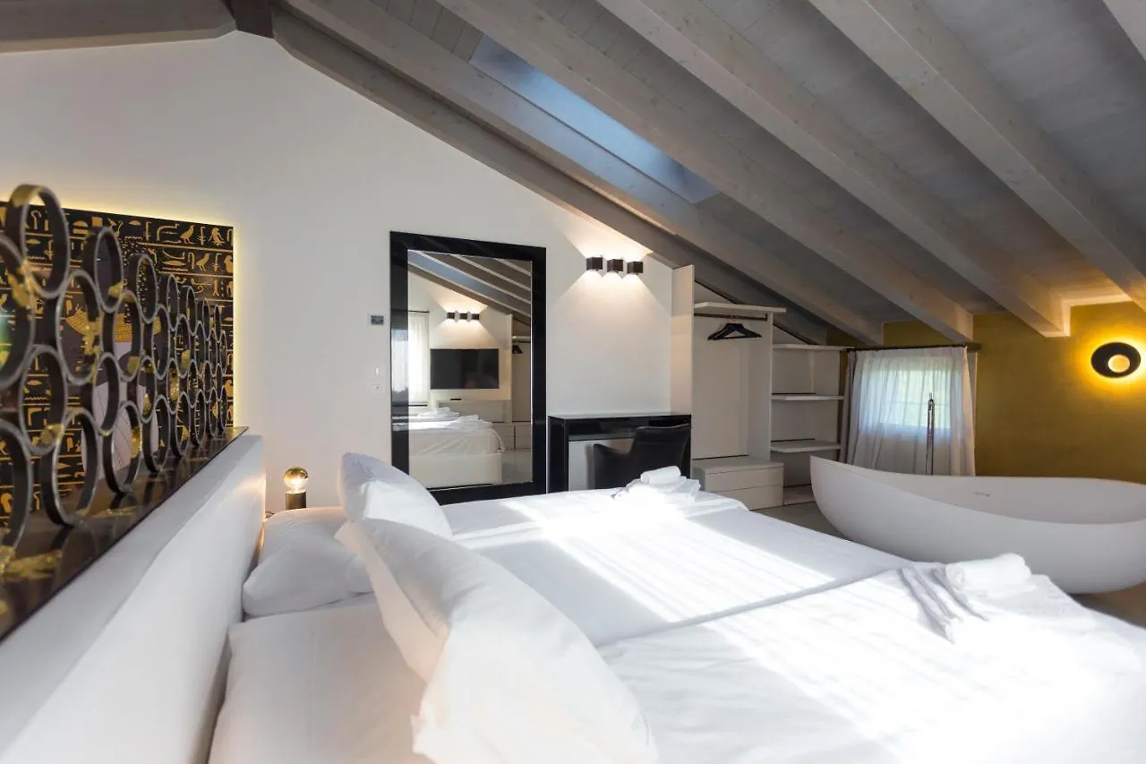 Agriturismo Redo Ponti sul Mincio 0*,
