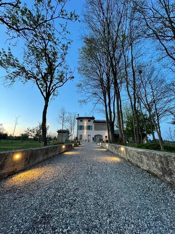 בית חווה פונטי סול מינצ'יו Agriturismo Redo איטליה